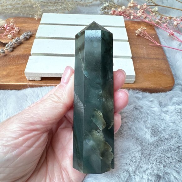 Beautiful Labradorite Tower Obelisk - Picture 3 of 9